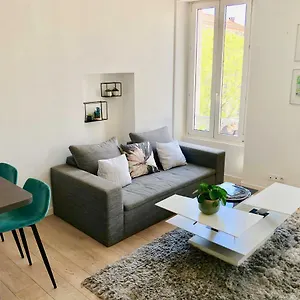 Apartment Bright & Modern In The Heart Of, Antibes